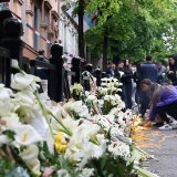 Cette nouvelle fusillade est survenue au lendemain de l'assassinat par balle de huit enfants et d'un gardien dans une école de Belgrade, une tuerie de masse qui a profondément choqué le pays.